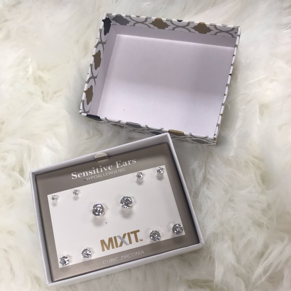 5 for $20! Set of 5 Cubic Zirconia Earrings